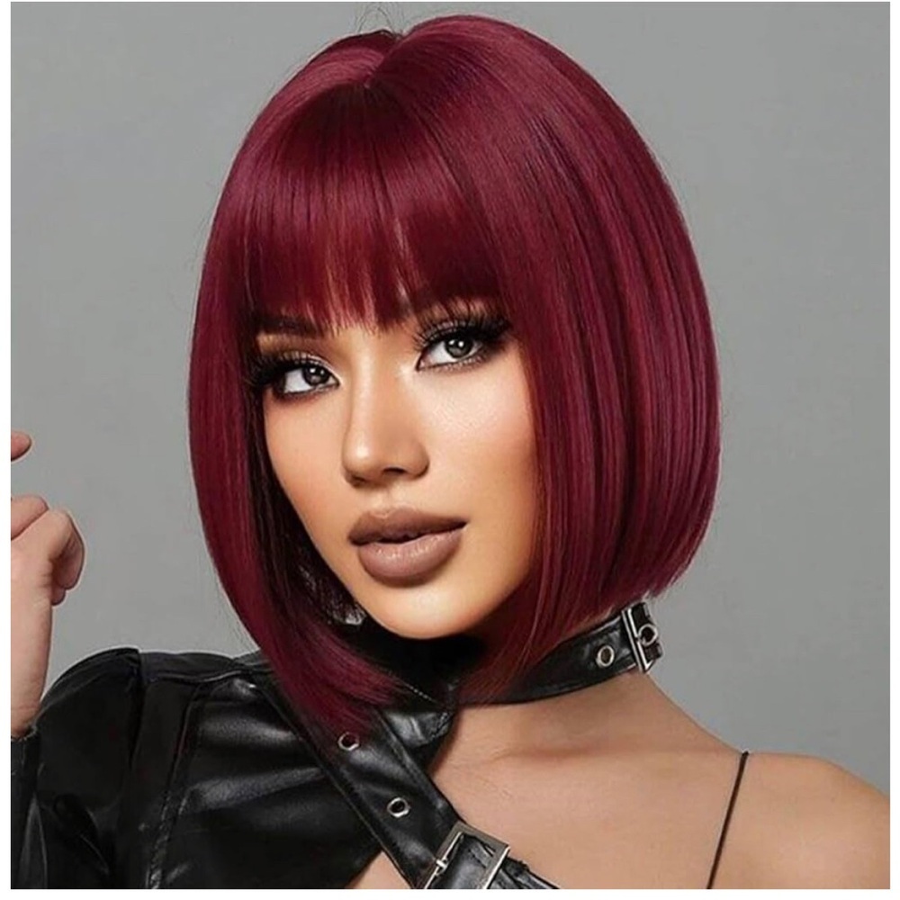 Vivian Wig Vibrant Red Hair Bob Wig. Sexy Vixen
Burgundy . Cosplay..
